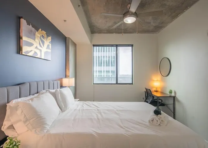 Apartment Lovely 1bd - Downtown - Gym, Pool, Parking