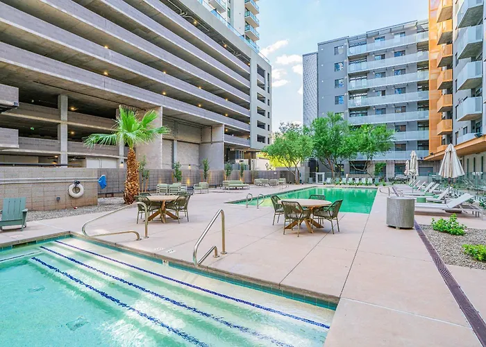Lovely 1bd - Downtown - Gym, Pool, Parking Apartment *