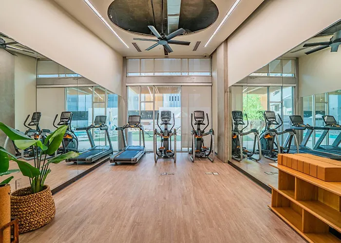 Lovely 1bd - Downtown - Gym, Pool, Parking *