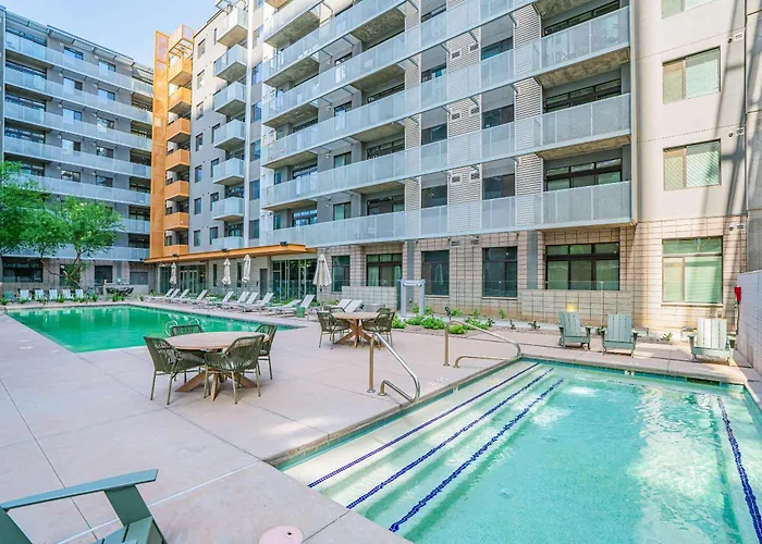 Lovely 1bd - Downtown - Gym, Pool, Parking Apartment *
