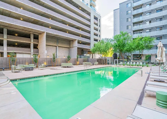 Lovely 1bd - Downtown - Gym, Pool, Parking Apartment *