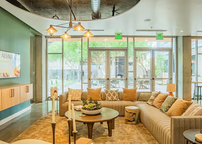 Lovely 1bd - Downtown - Gym, Pool, Parking *