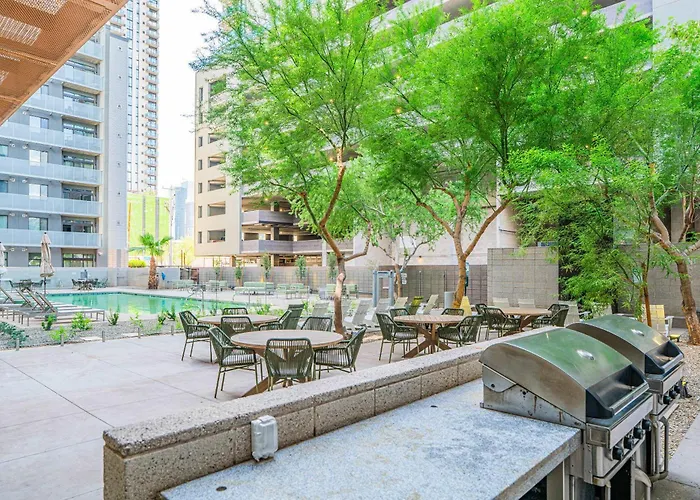 Lovely 1bd - Downtown - Gym, Pool, Parking Apartment *